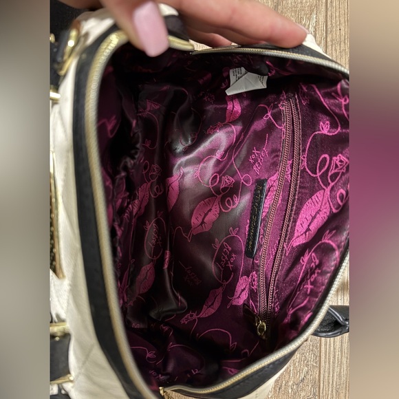 Betsey Johnson White and Black Quilted Satchel - Picture 4 of 7